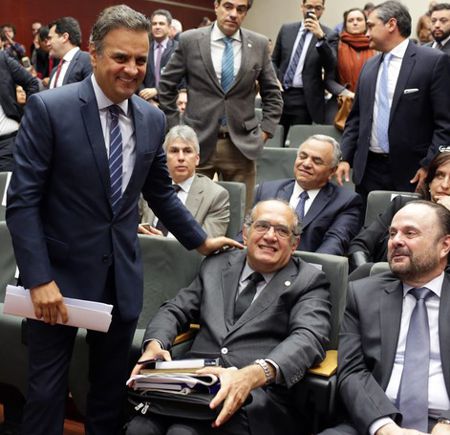 INCRIVEL! Gilmar Mendes determina abertura de outro inquérito contra Aécio Intimidade Aécio Neves - Gilmar Mendes